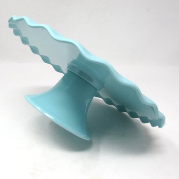 SusieCakes 2-Piece Melamine Cake Display Set - Picture 6 of 6